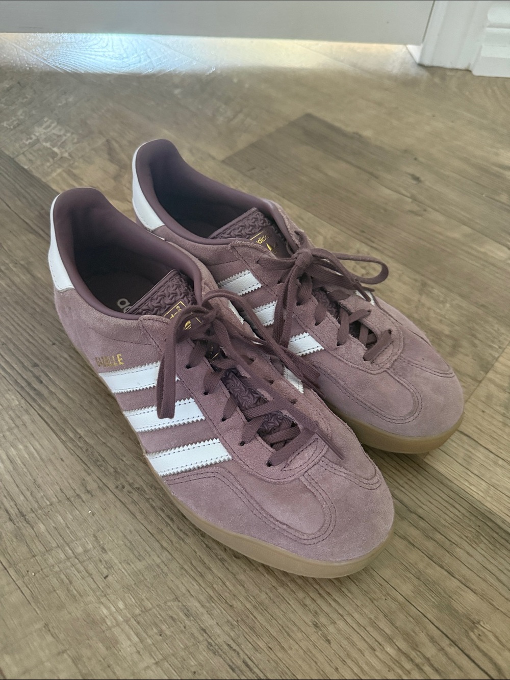 adidas gazelle Suede unisex Sneakers - Mauve with White Stripes